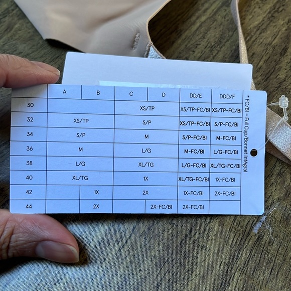 NWT True & Co True Body Triangle Adjustable Strap Bra Desert Nude Dulce Size XS - Picture 11 of 12